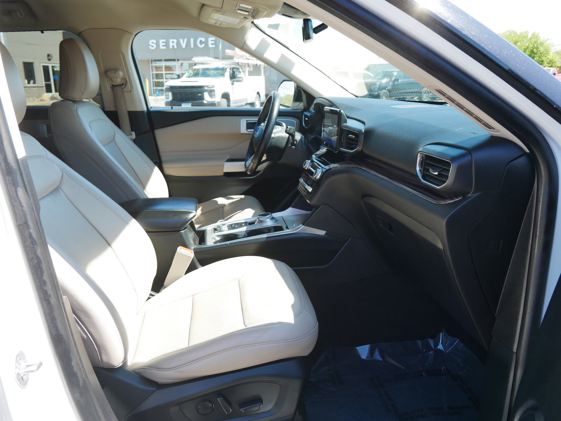 Used 2021 White Ford Limited image 14