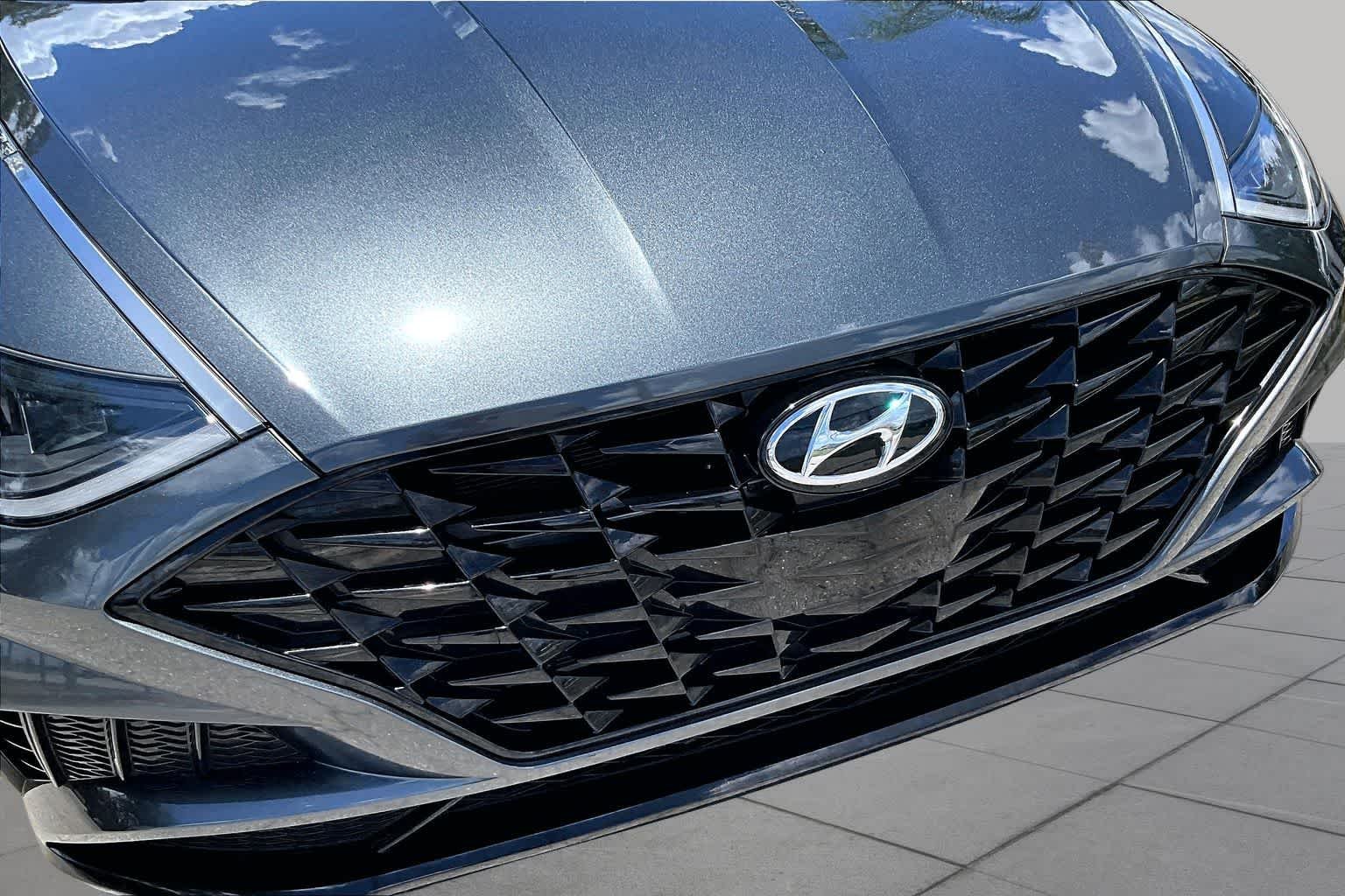 Used 2022 Portofino Gray Hyundai SEL Plus image 31