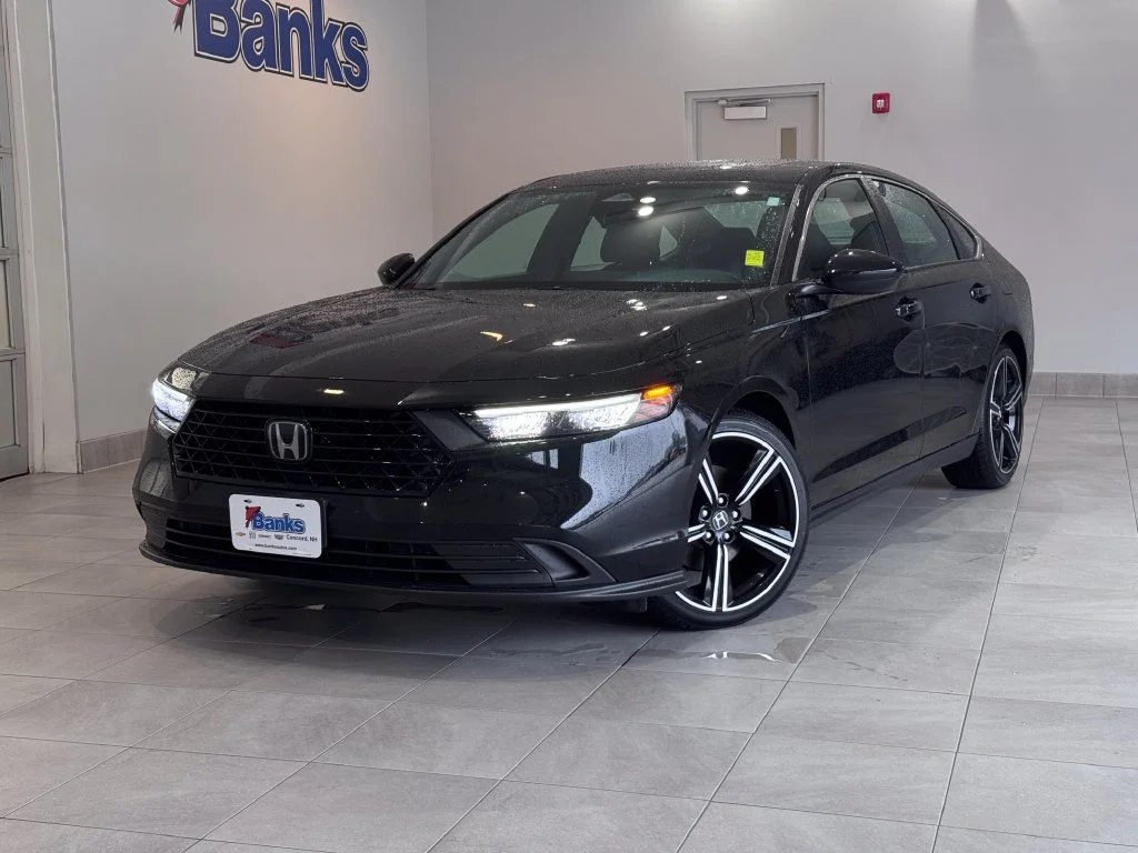Used 2025 Black Honda Sport image 2