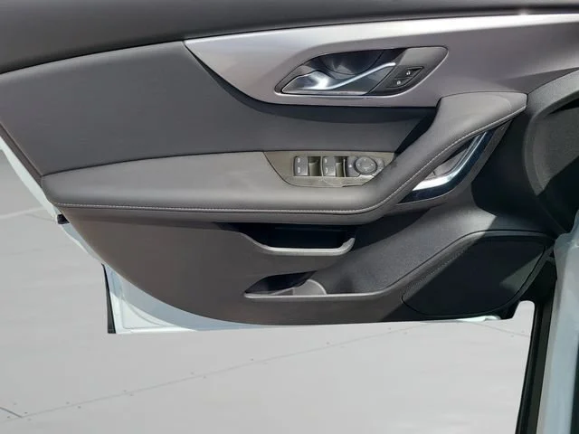 New 2026 Summit White Chevrolet 2LT image 18