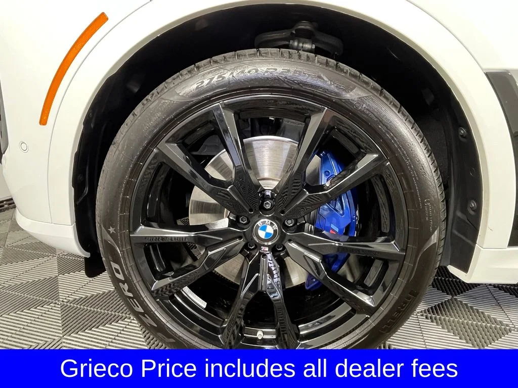 Used 2027 White Metallic BMW xDrive40i image 11