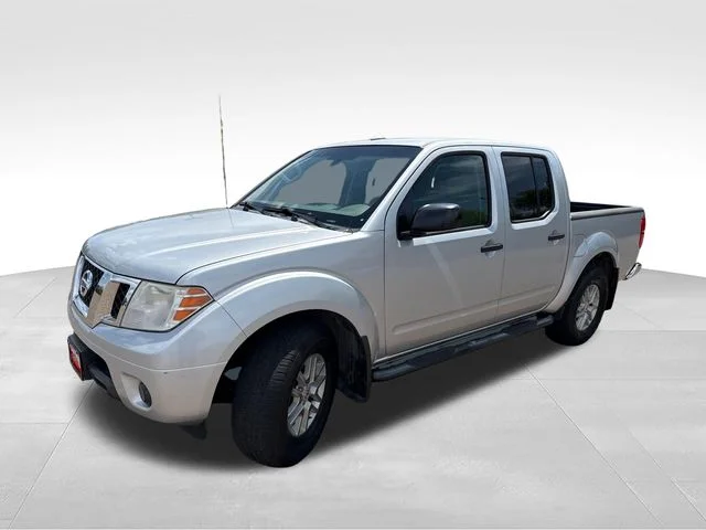 Used 2017 Silver Nissan SV image 3