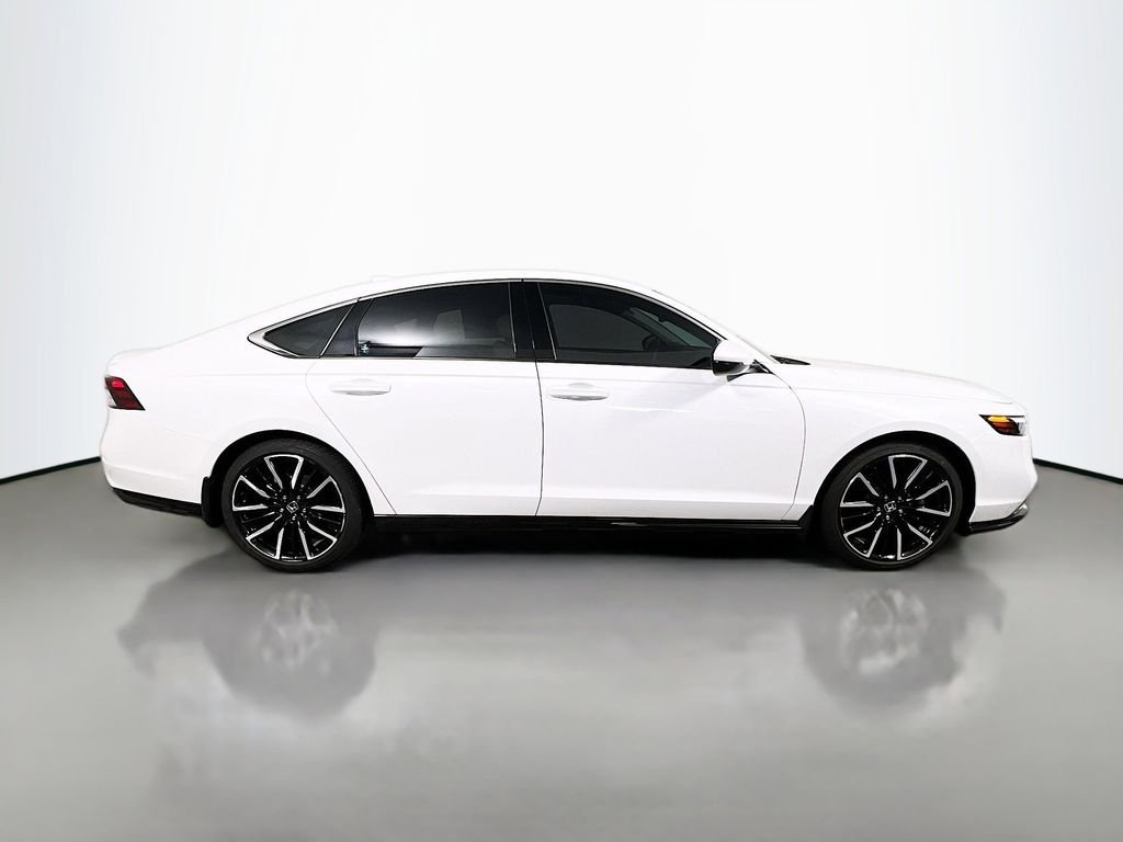 2023 Honda Accord Hybrid Touring's photo