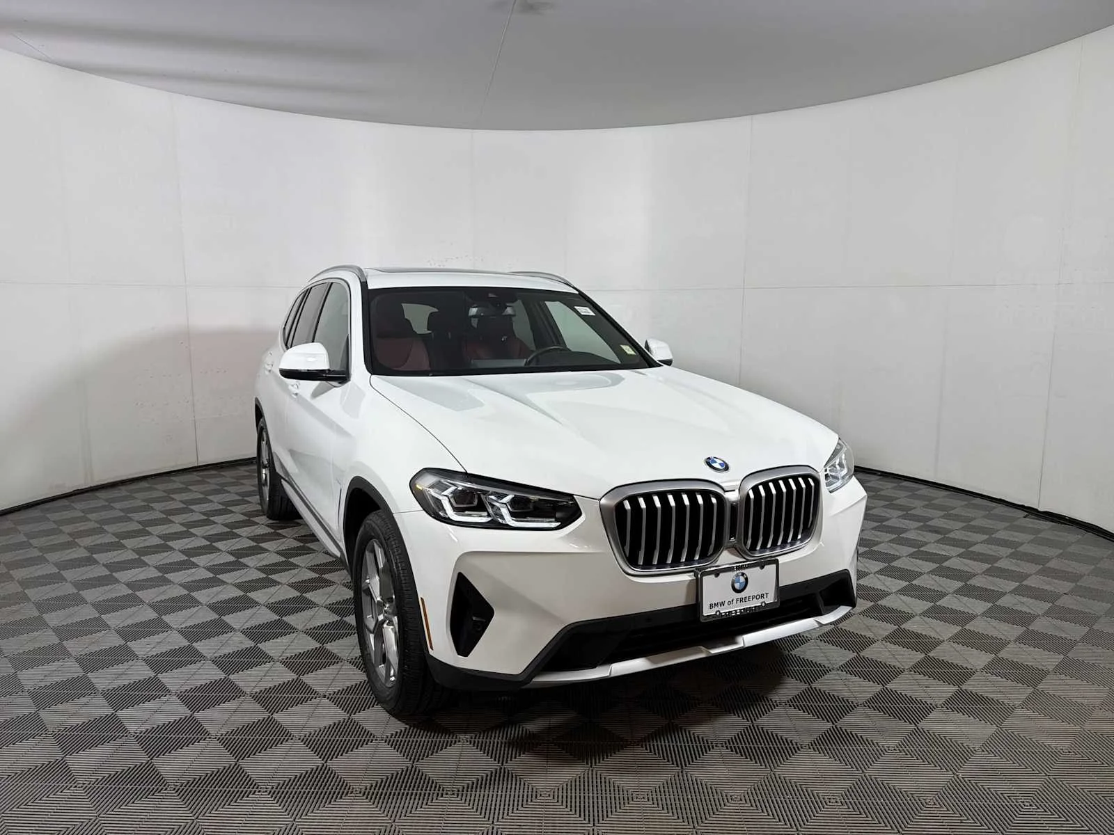 Used 2023 Alpine White BMW xDrive30i image 6
