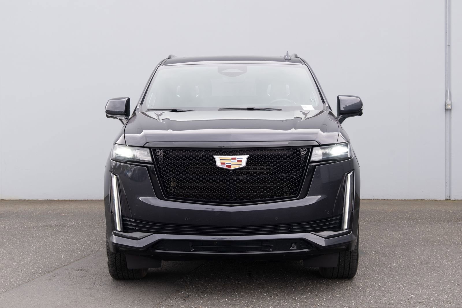 Used 2023 Galactic Gray Metallic Cadillac Sport Platinum image 28