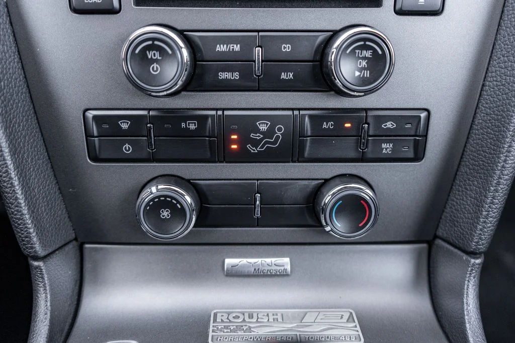 Used 2012 Blue Ford GT Premium image 31