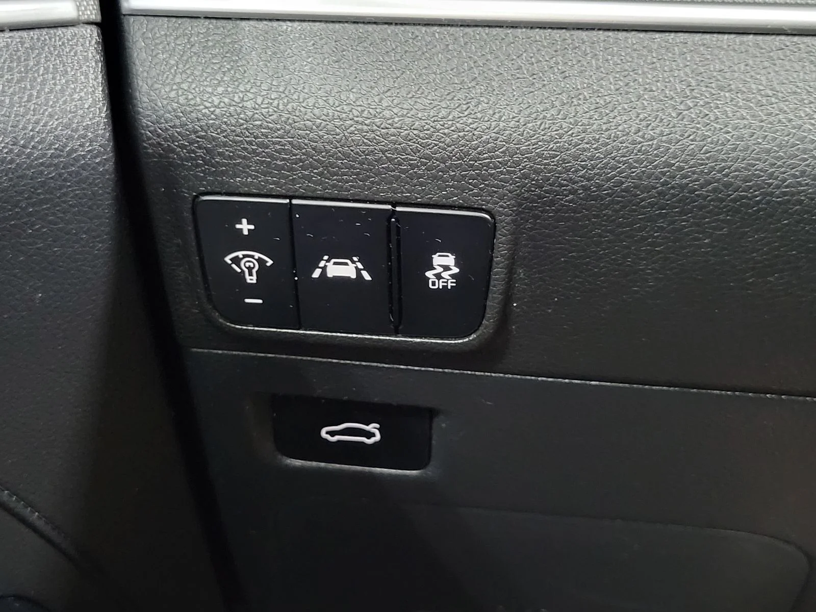 Certified Used 2022 Silver Kia LXS image 13
