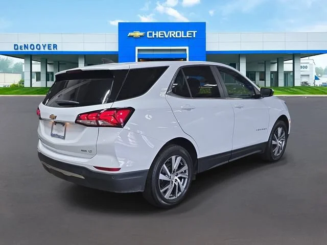 Used 2024 Summit White Chevrolet LT image 7