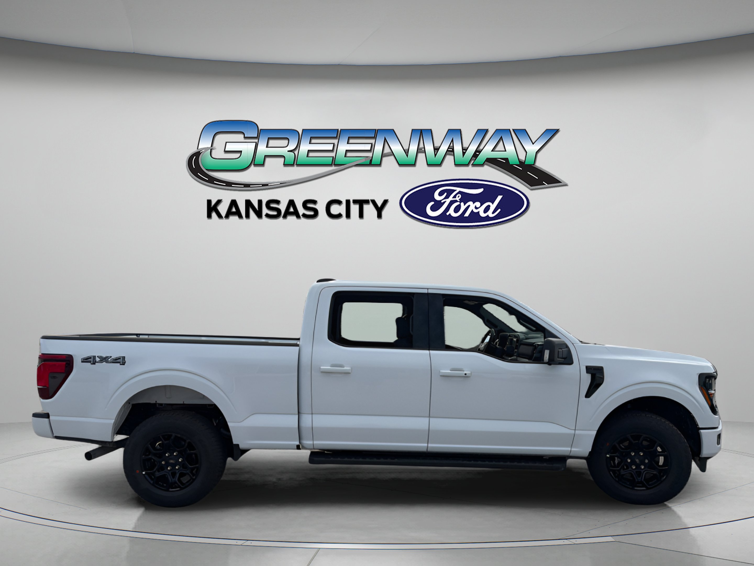 New 2026 Oxford White Ford XLT image 9
