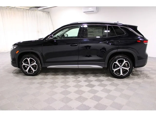 New 2026 Deep Black Pearl Volkswagen 2.0T SE image 29