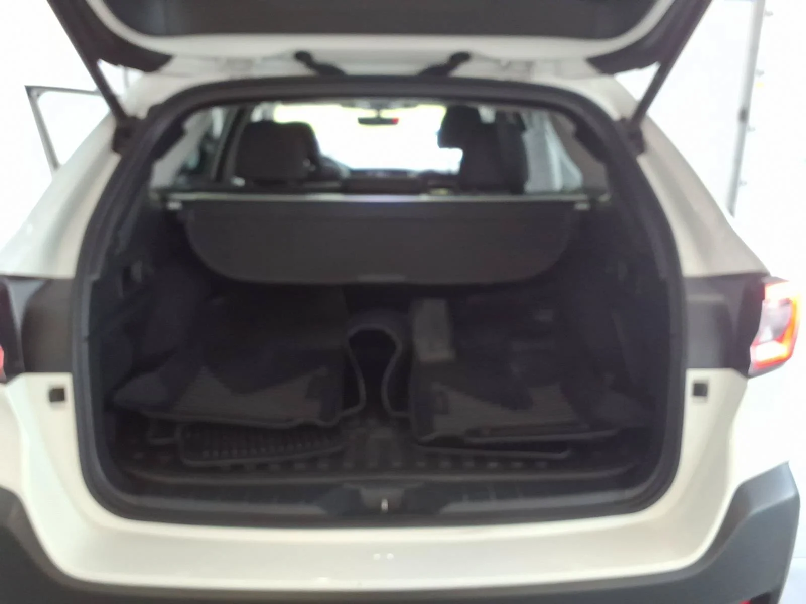 Certified Used 2025 Crystal White Pearl Subaru Onyx Edition image 20