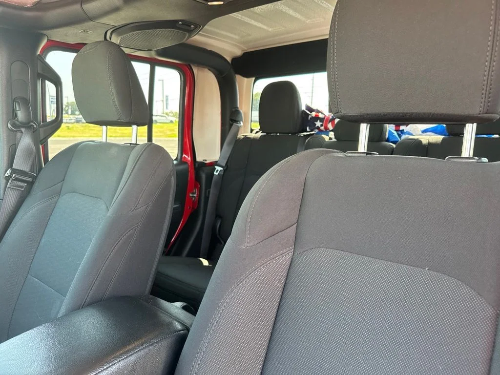 Used 2023 Red Jeep Sport S image 25