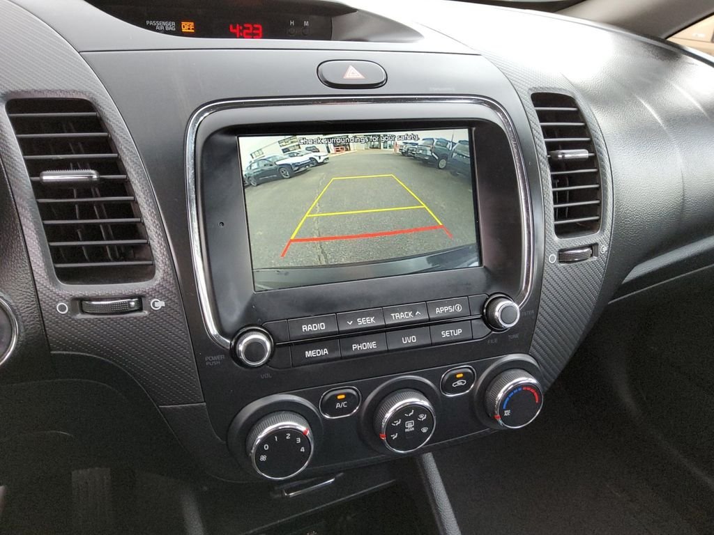 Used 2017 Black Kia EX image 26