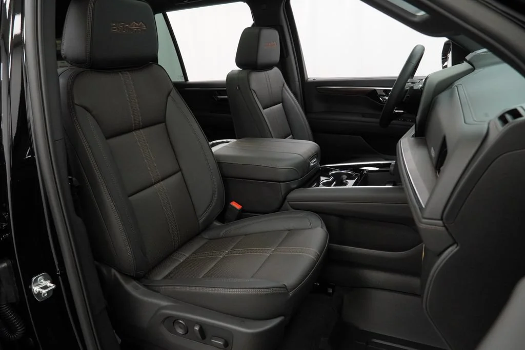 New 2026 Black Chevrolet High Country image 31