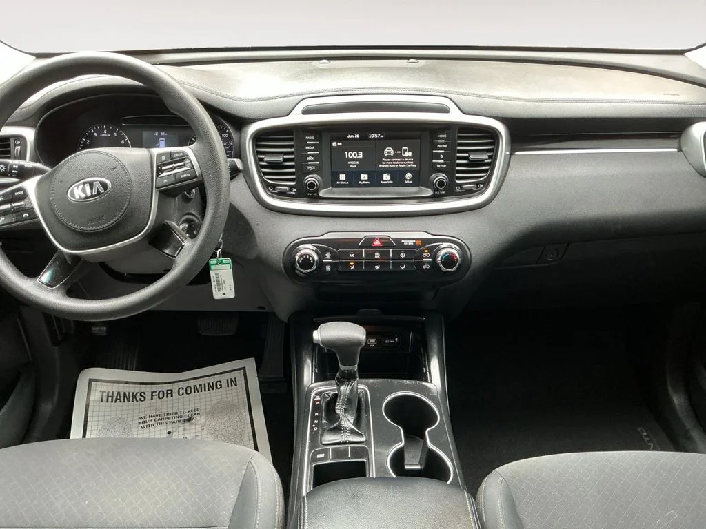 Used 2019 Black Kia L image 17