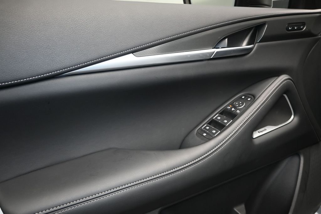 New 2026 RADIANT WHITE INFINITI Luxe FWD image 11
