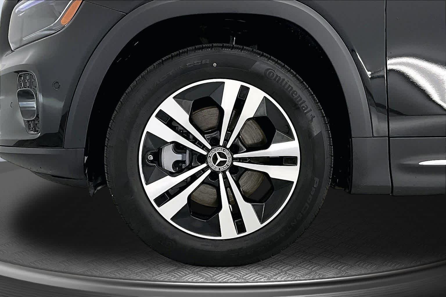 New 2026 Cosmos Black Metallic Mercedes-Benz GLB 250 image 8