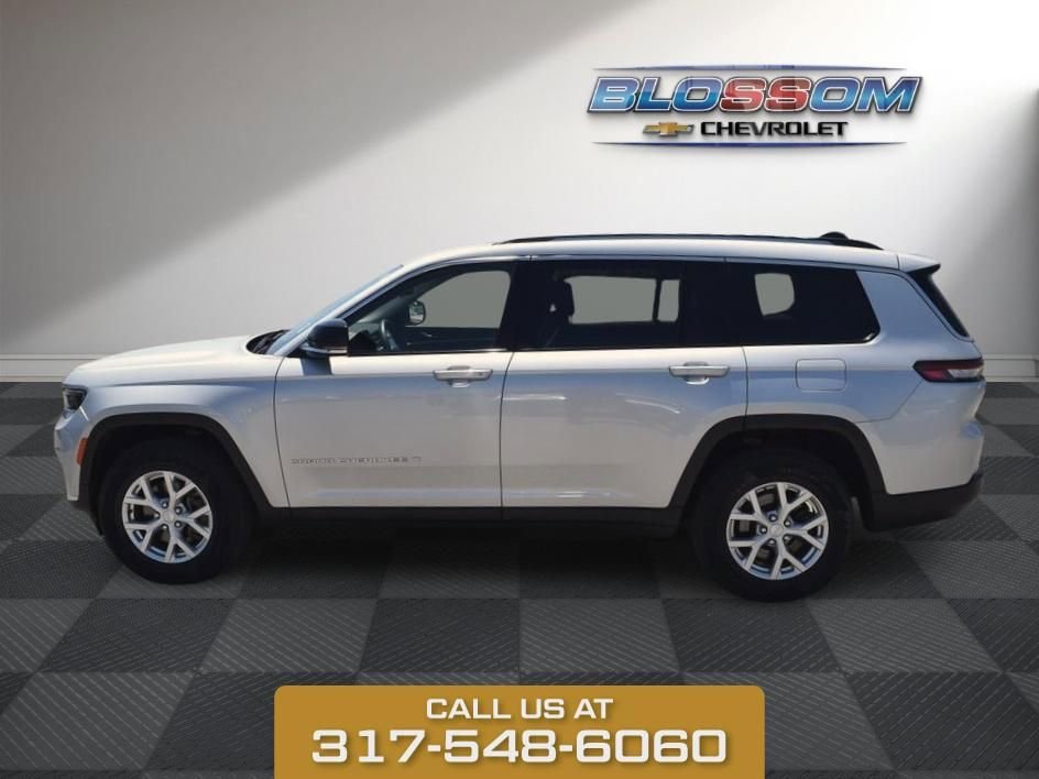 Used 2023 Silver Zynith Jeep Limited image 4