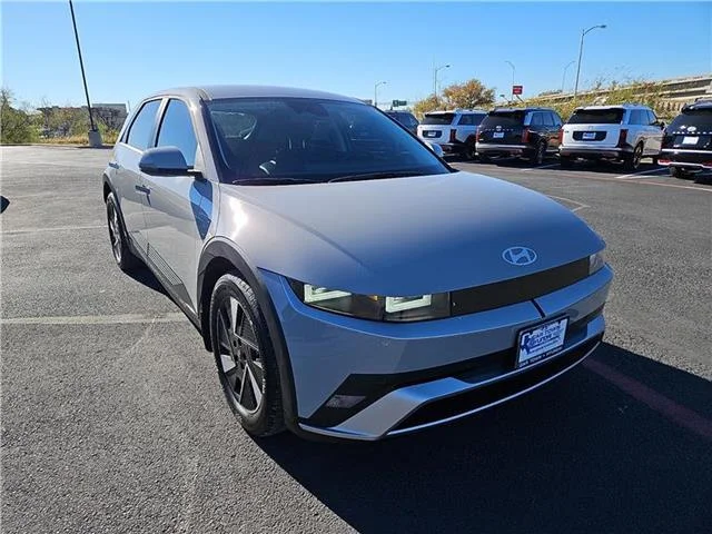New 2026 Cyber Gray Hyundai SEL image 4