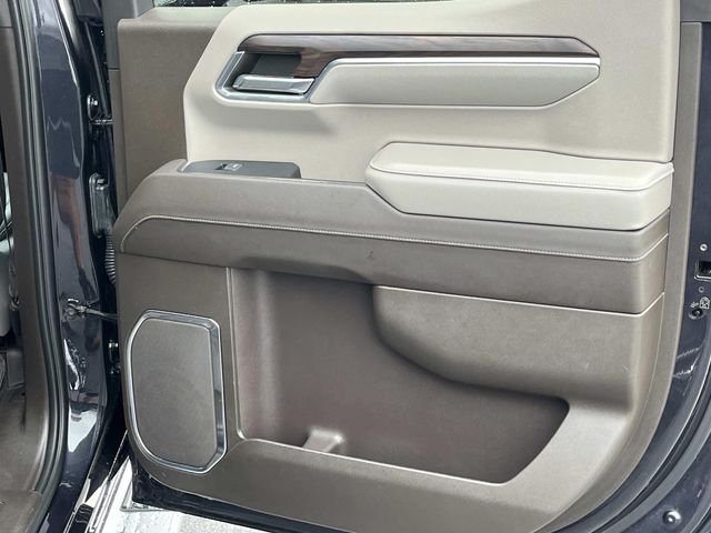 Used 2023 Silver GMC SLT image 17