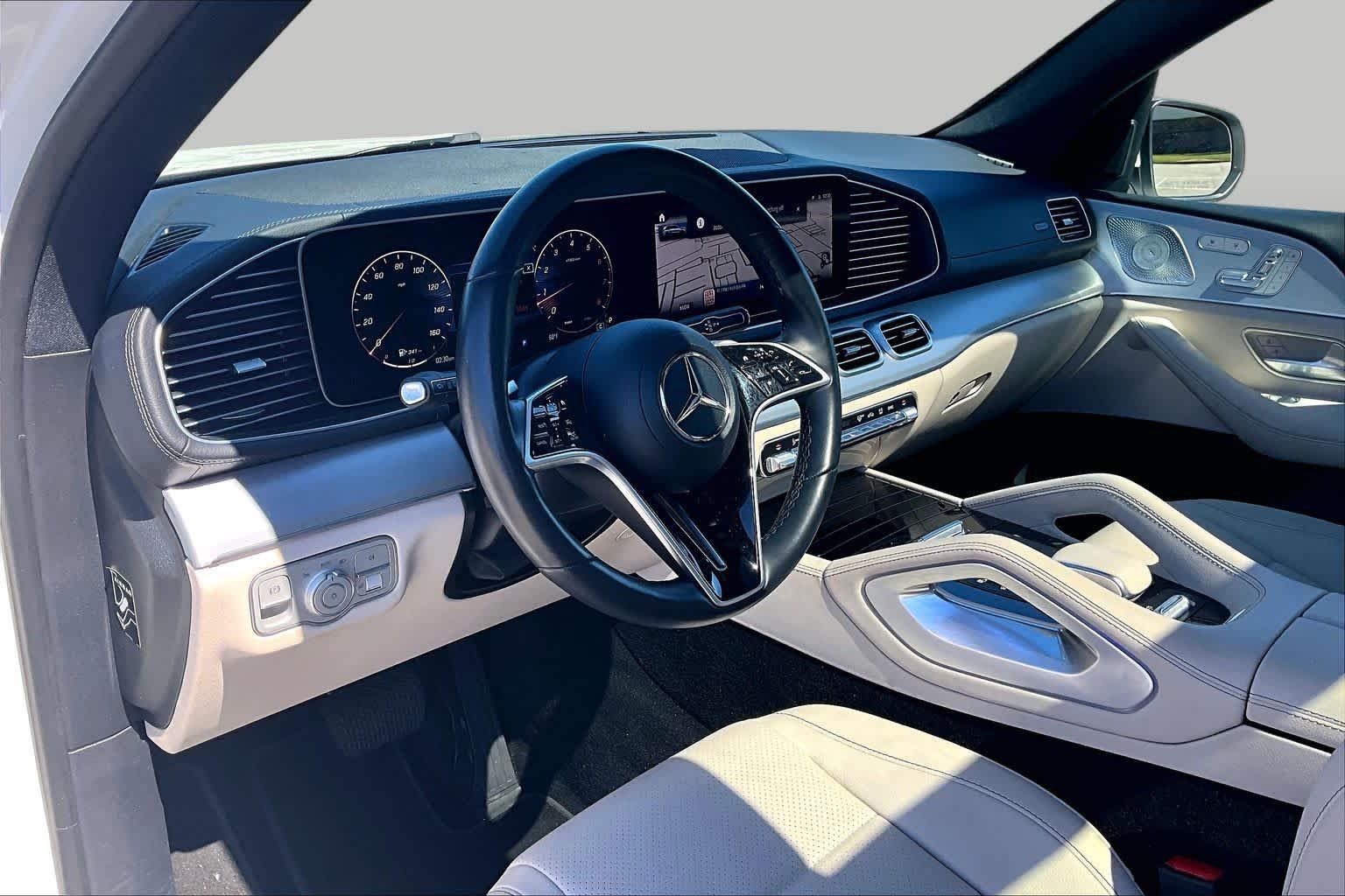 Used 2025 Polar White Mercedes-Benz GLS 450 image 18