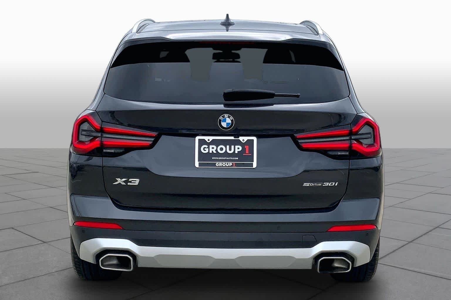 Used 2023 Dark Graphite Metallic BMW sDrive30i image 4