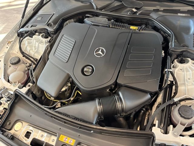New 2026 MANUFAKTUR Moonlight White Metallic Mercedes-Benz C 300 image 28