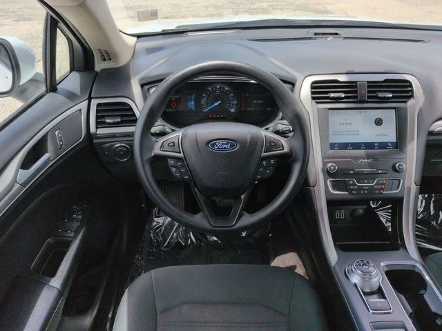 Used 2020 Oxford White Ford SE image 15