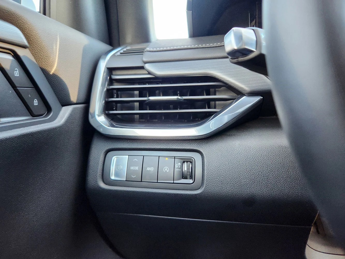 2026 GMC Acadia Elevation - Photo 13