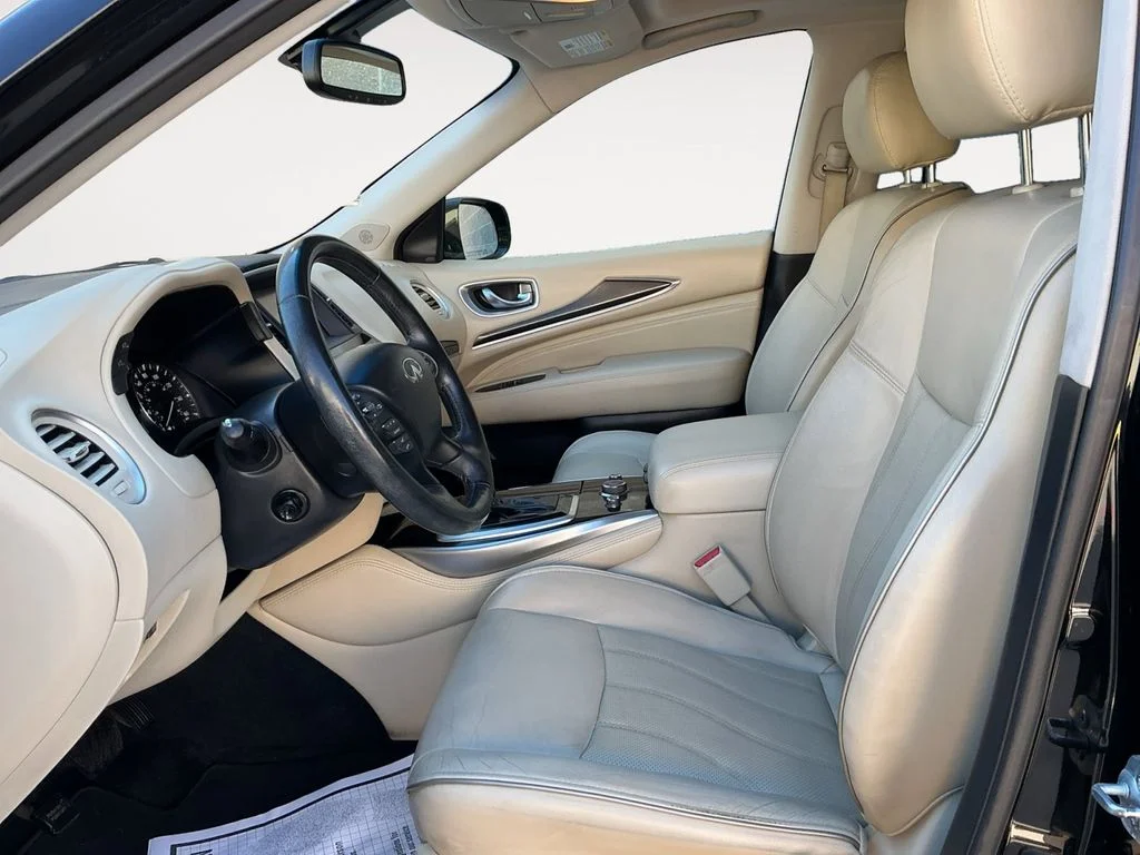 Used 2016 Black INFINITI Base image 11