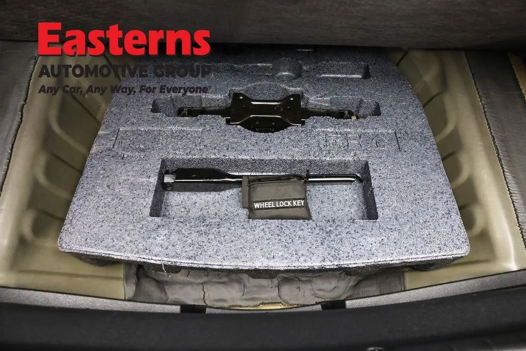 Used 2025 Gray Nissan 2.5 SR image 23