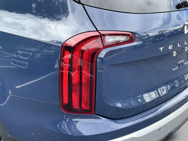 Used 2023 Black Kia S image 14