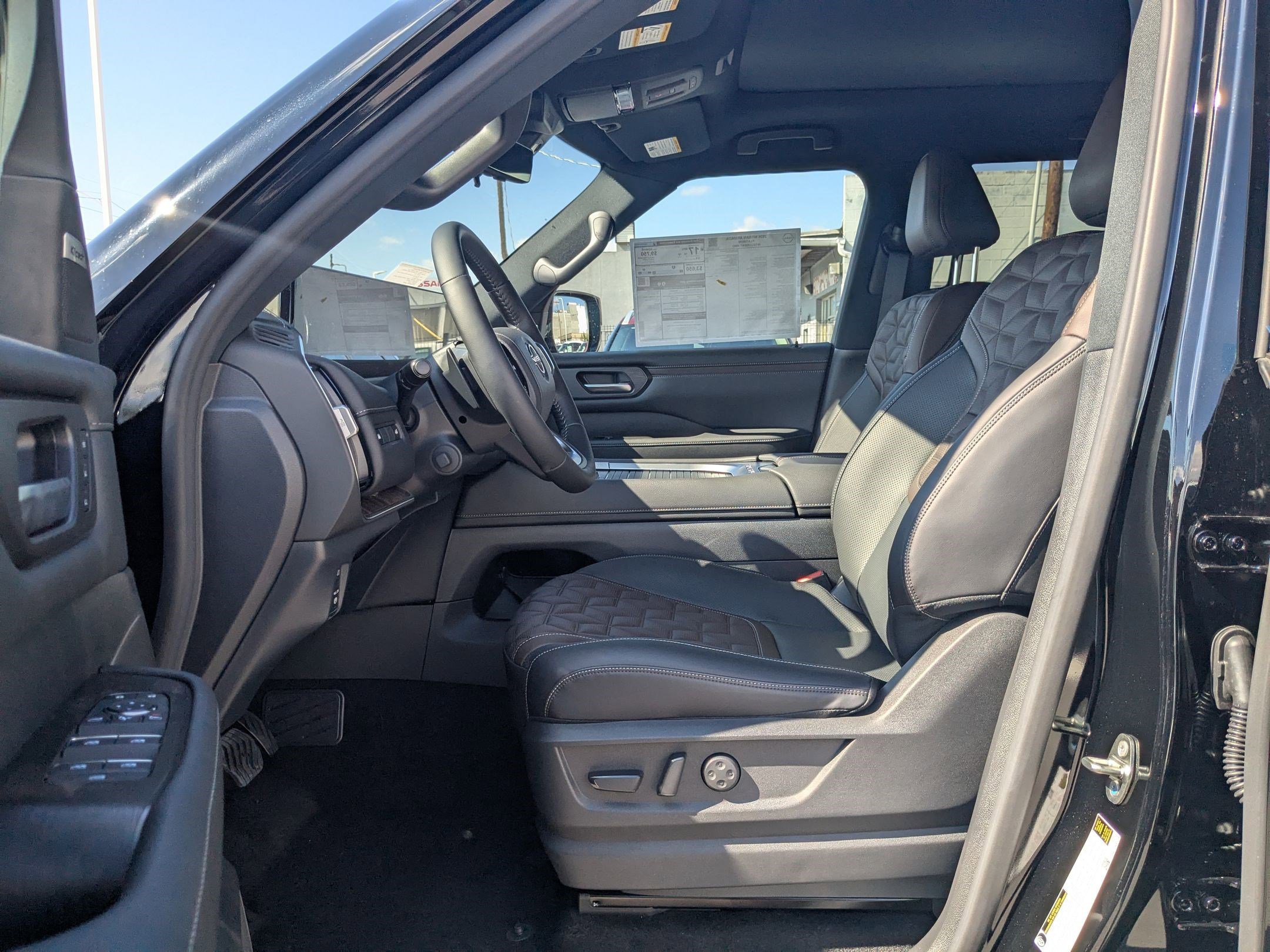 2026 Nissan Armada Platinum - Photo 16