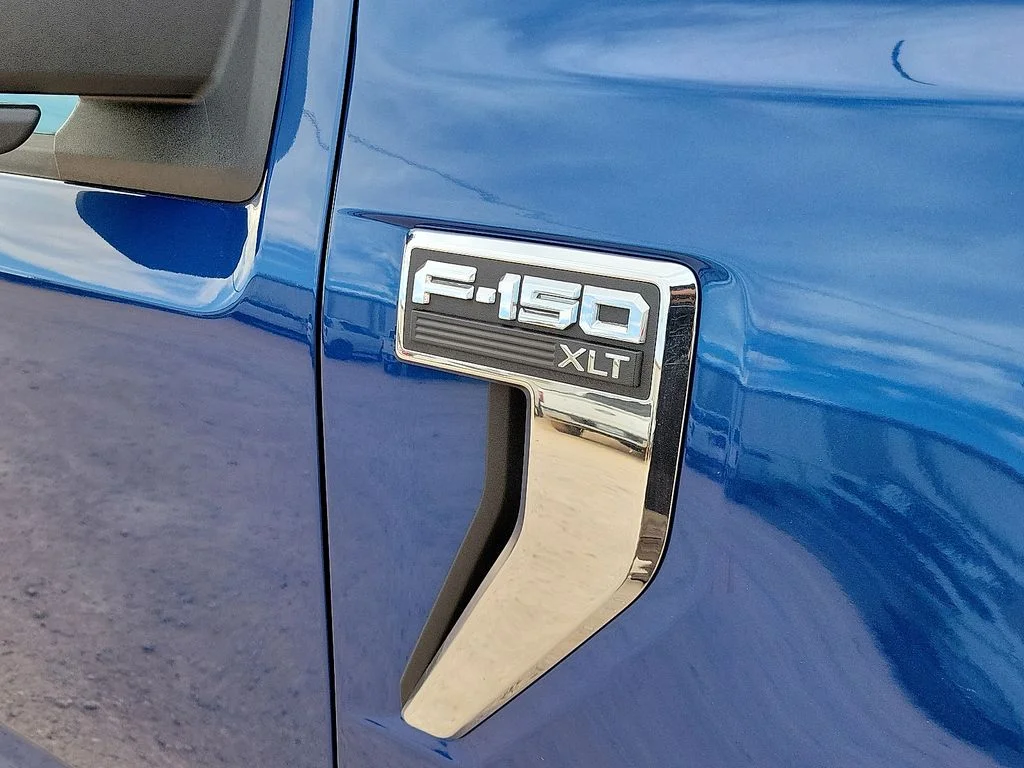 Used 2025 Blue Ford XLT image 13