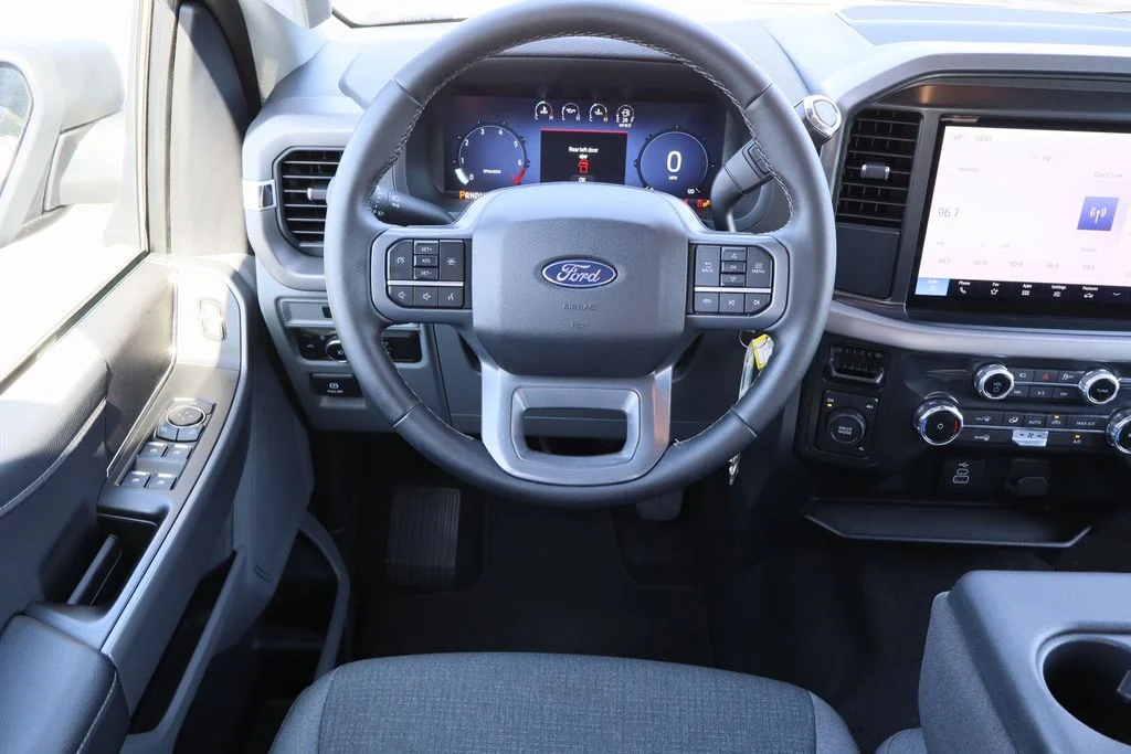 Used 2025 Gray Ford XLT image 23