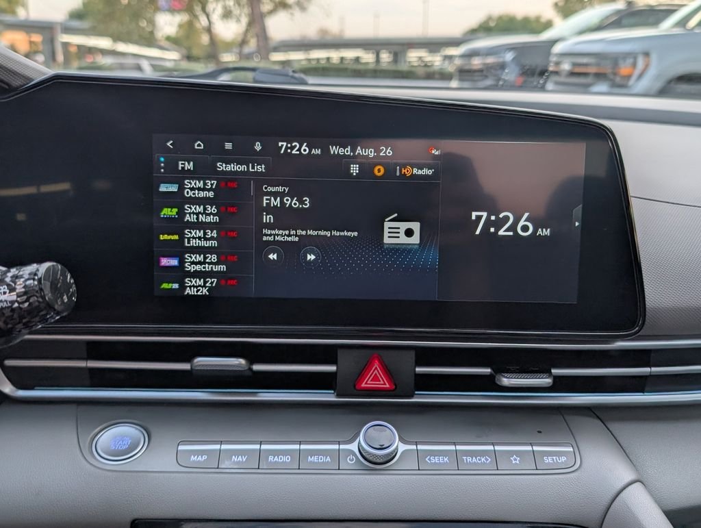 Used 2025 Blue Hyundai SEL Convenience image 6
