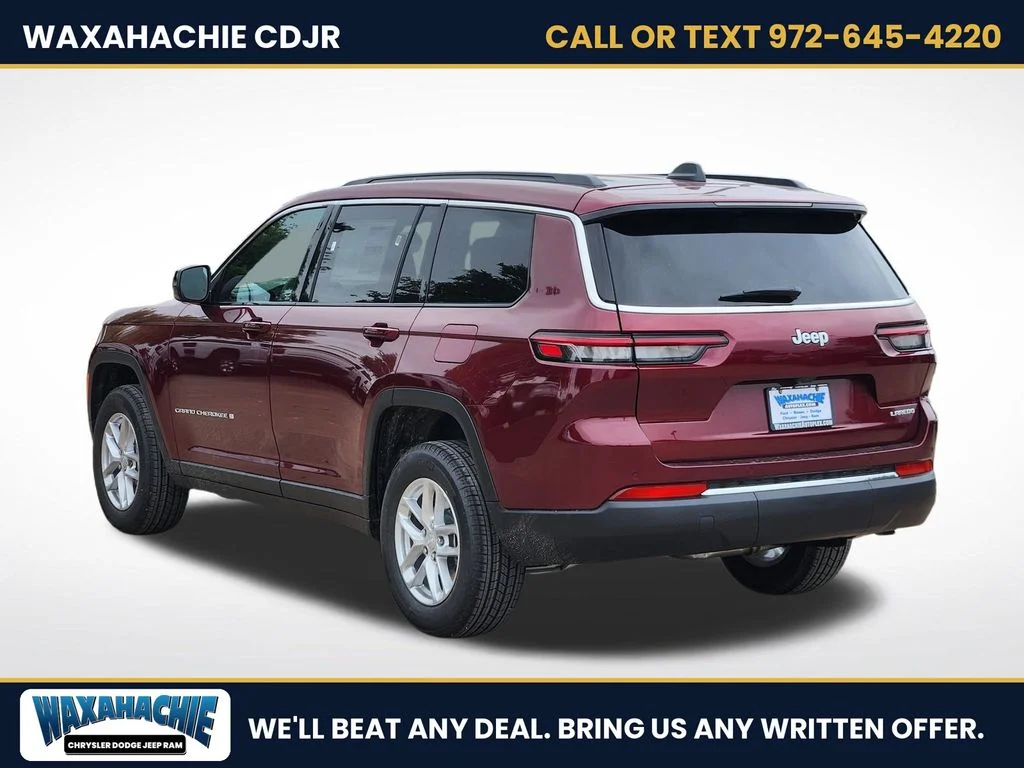 New 2026 Velvet Red Pearl-Coat Exterior Paint Jeep Laredo X image 3