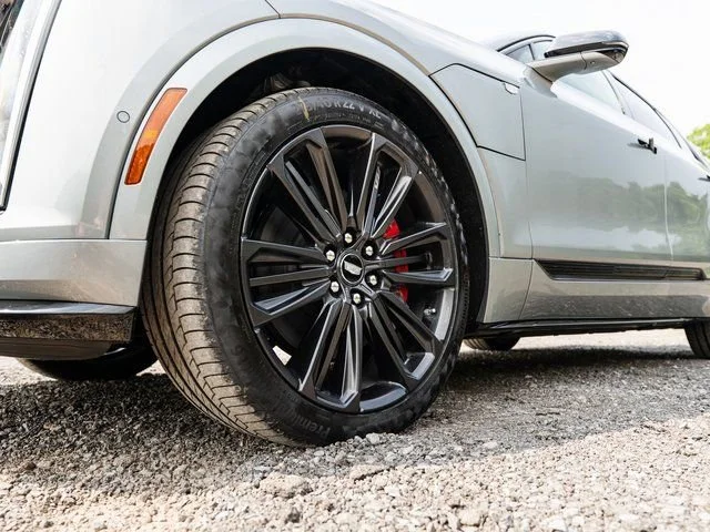 2026 Cadillac LYRIQ V Premium - Photo 18