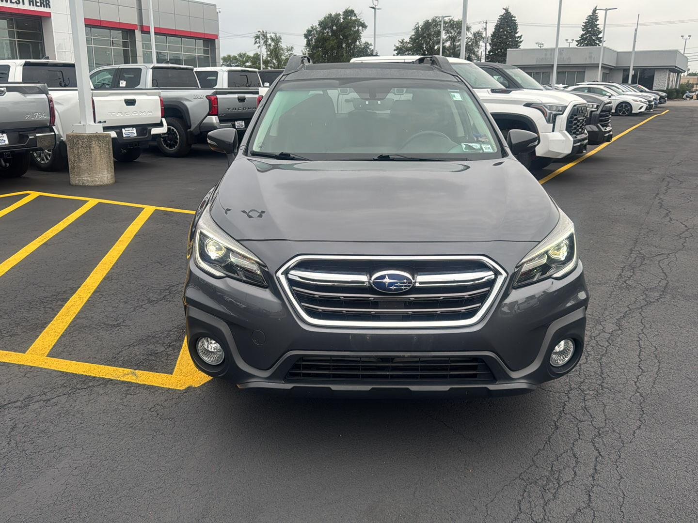 Used 2018 Magnetite Gray Metallic Subaru Limited image 2
