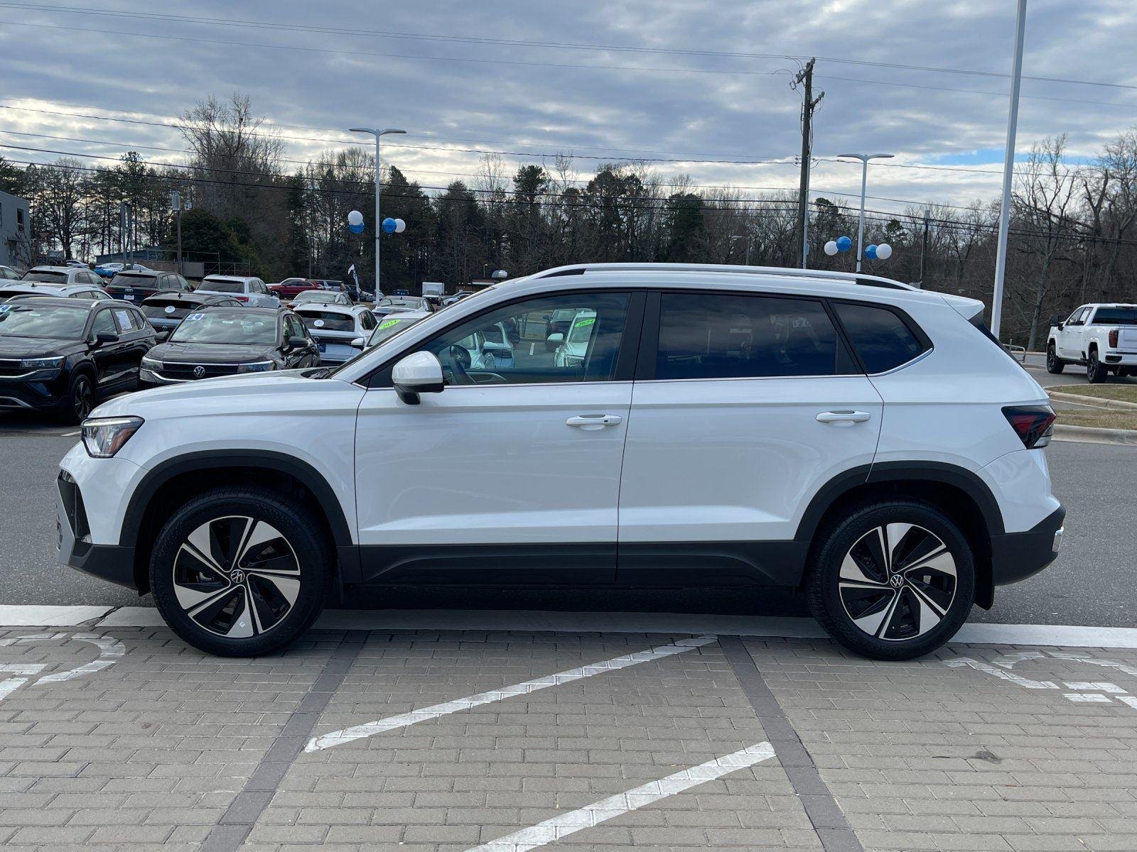 New 2026  Volkswagen SE image 2