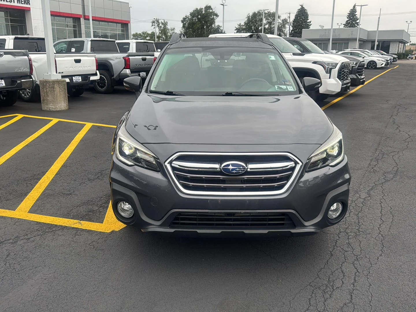 Used 2018 Magnetite Gray Metallic Subaru Limited image 2