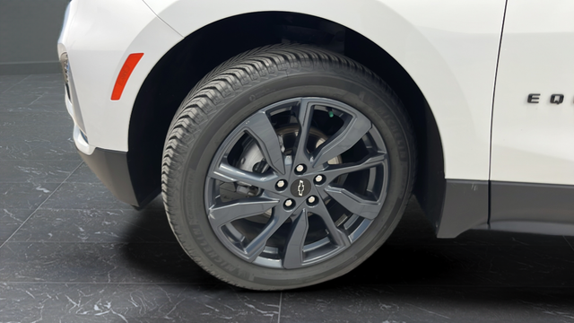 Used 2023 Summit White Chevrolet RS image 37