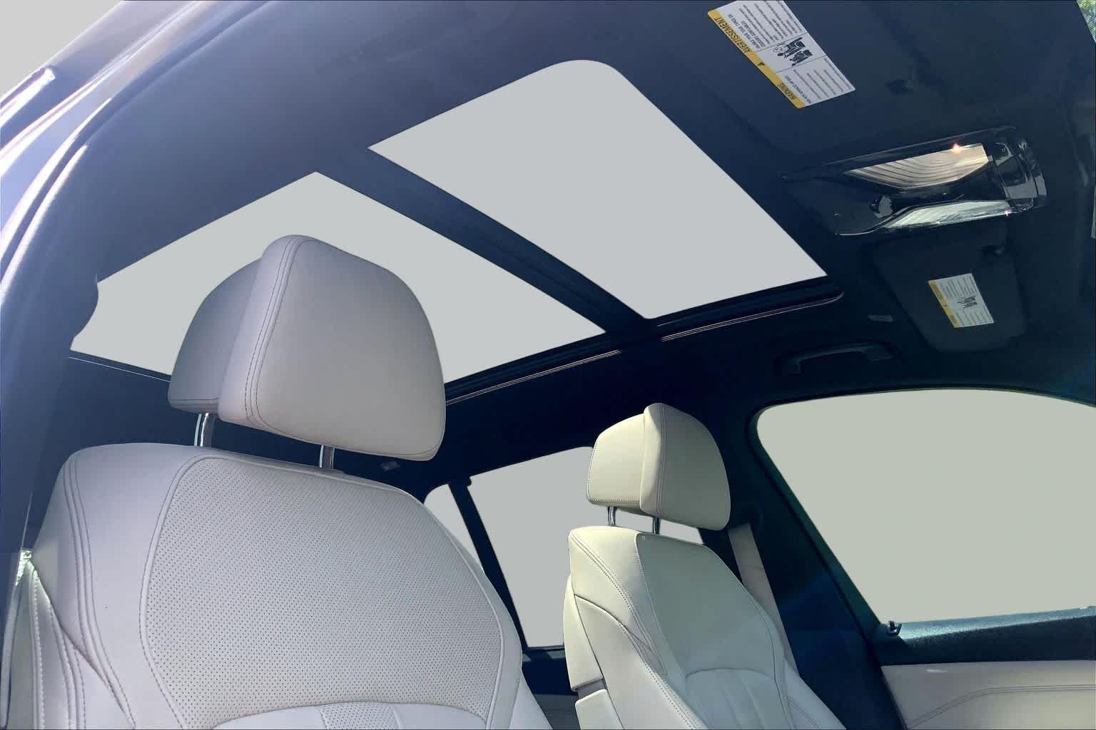 Used 2019 Sunstone Metallic BMW xDrive50i image 14