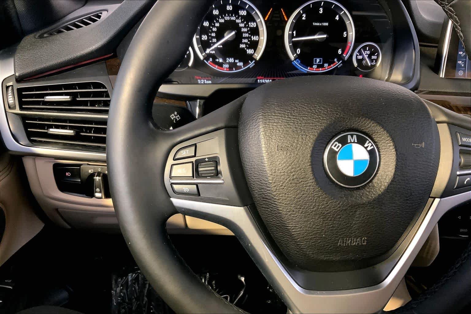Used 2017 Alpine White BMW xDrive35d image 24