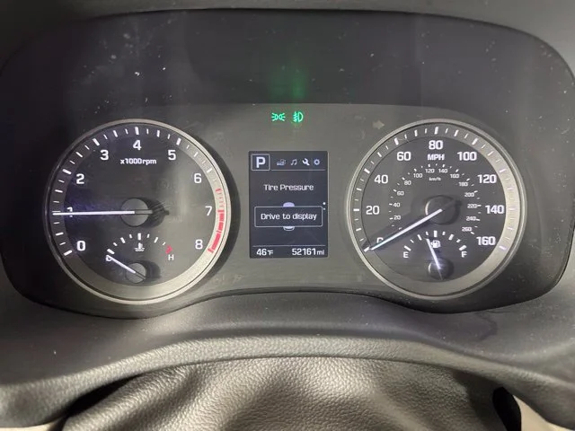 Used 2017 White Hyundai Sport image 17