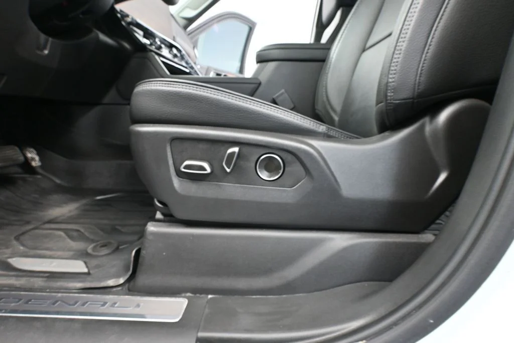 Certified Used 2025 White GMC Denali image 28