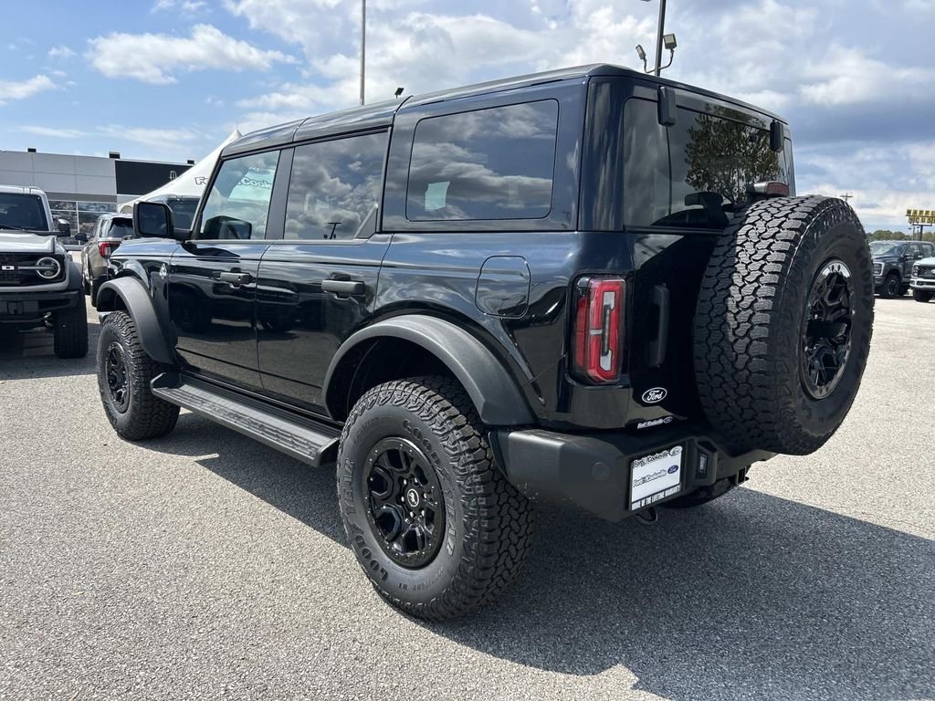 New 2026 Shadow Black Ford Outer Banks® image 6