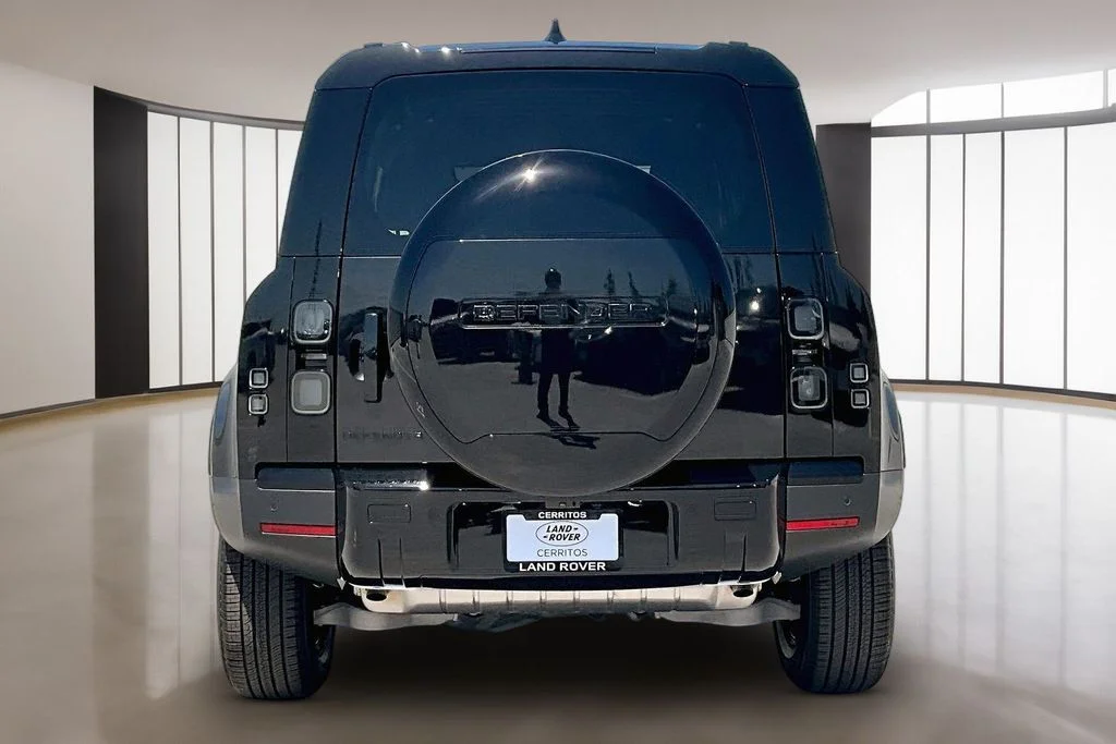 New 2026 Black Land Rover S image 4