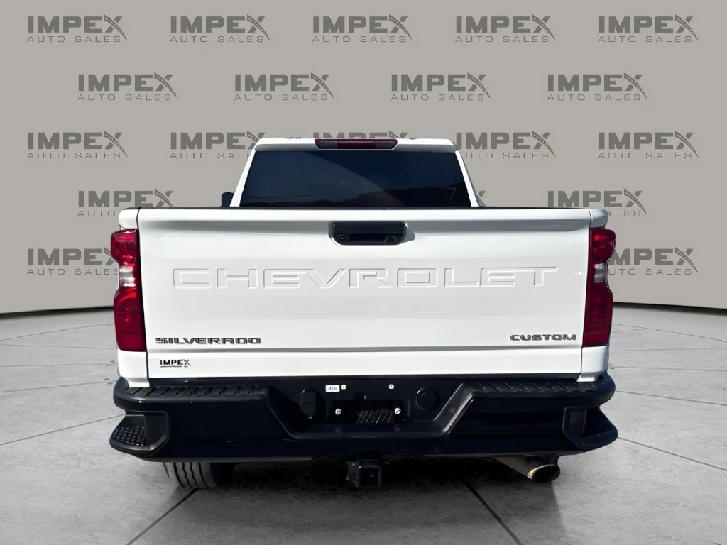 Used 2024 White Chevrolet Custom image 4