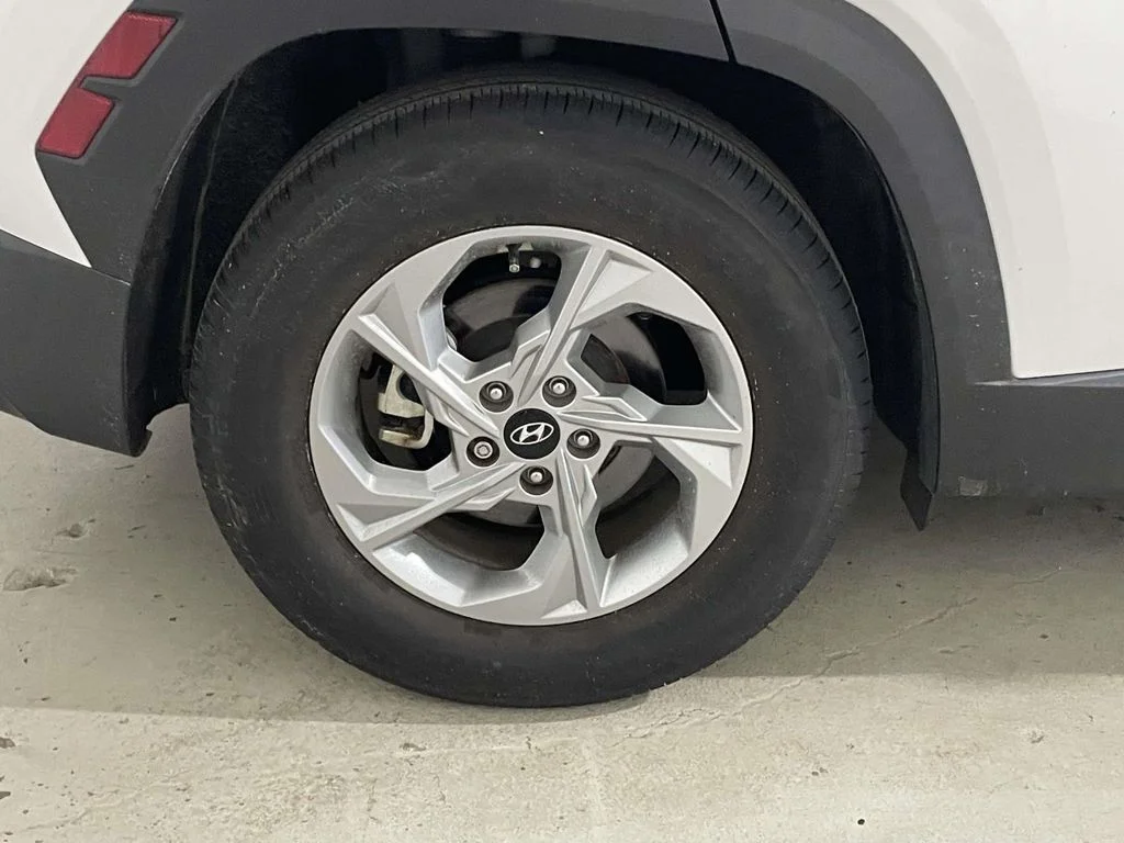 Used 2022 Gray Hyundai SEL image 5